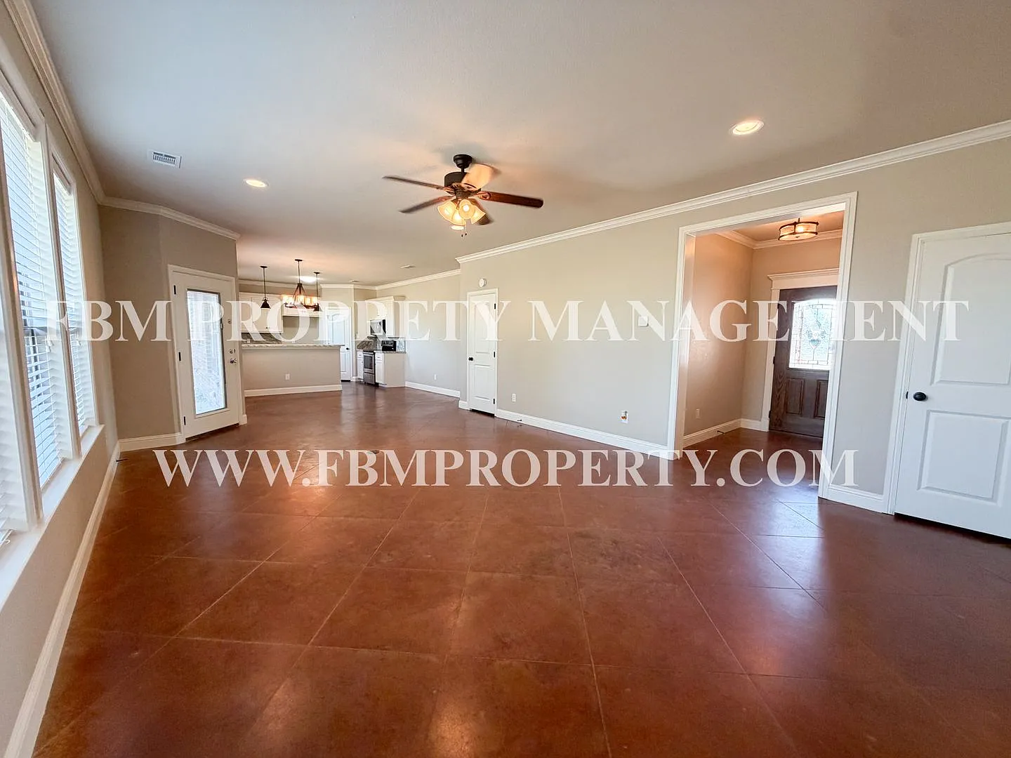 412 Centennial Ave - Cute 3 Bedroom, 2 Bathroom Home in Ennis, TX! — Photo 2