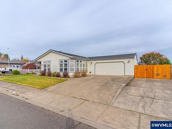 4th image of 3392 Lake Vanessa Cir NW