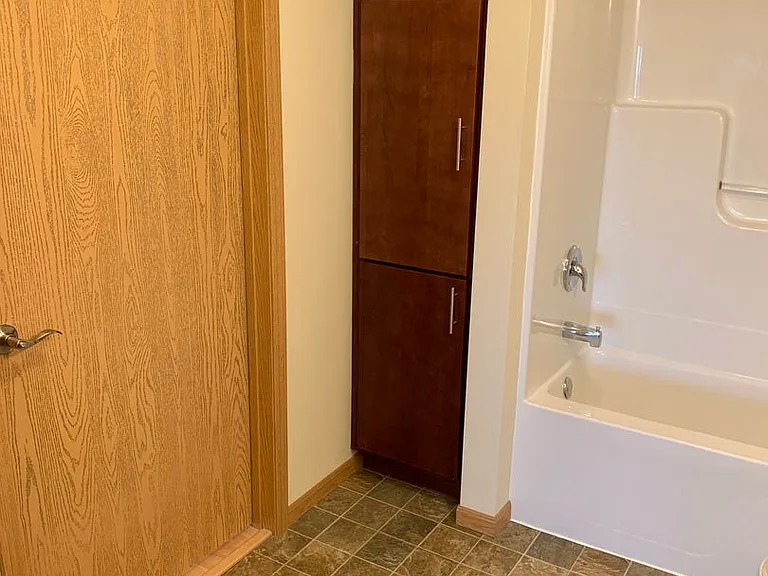 West Lake II Apartments — Photo 31