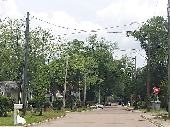 5th image of 1253 W 27th St