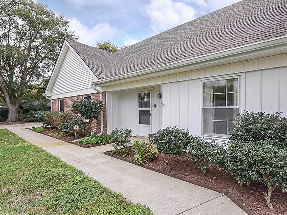 5th image of 4006 Walnut Dr