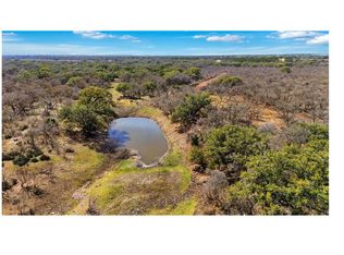 914 County Road 351, Hondo, TX 78861