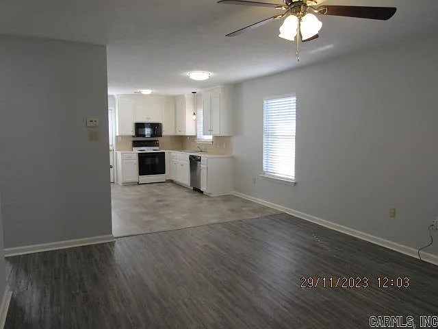 2 bed, 1.0 bath, 907 sqft, $800 — Photo 3