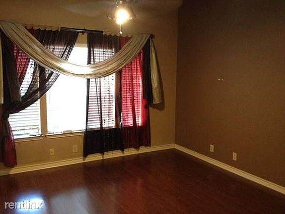 5th image of 51 Chapel Hill Cir