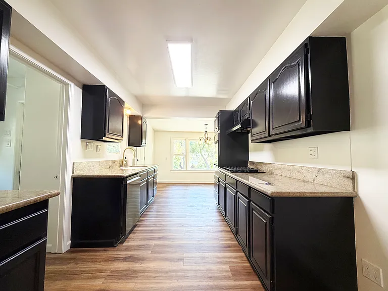 279 Lake Sherwood Dr — Photo 19