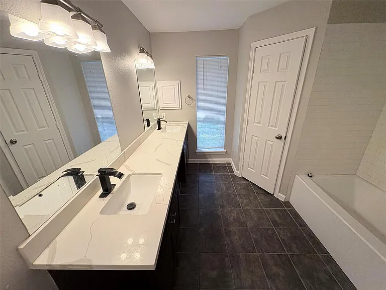 3006 Fort Stockton Dr — Photo 18
