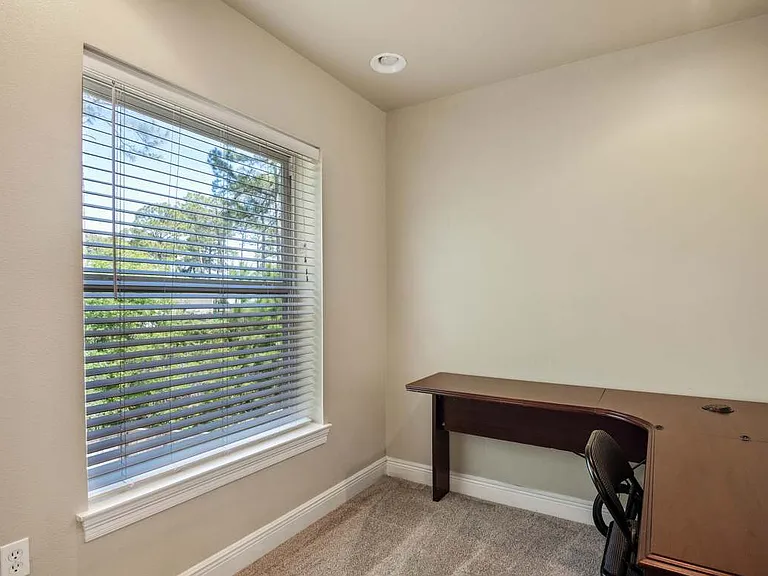 106 Dominica Ct — Photo 24