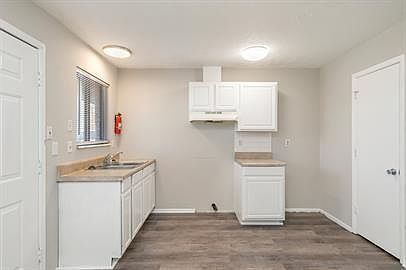 3rd image of 407 N 4th St #17427231