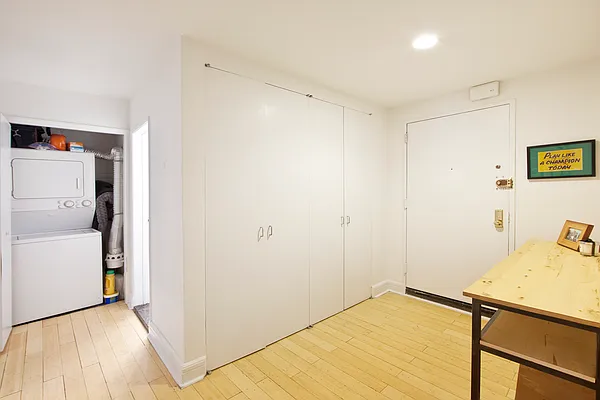 Rented by R New York | media 12