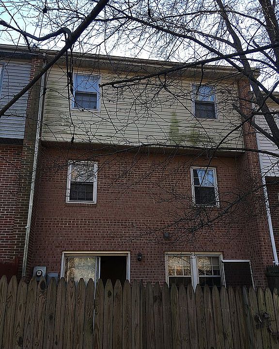 2nd image of 208 Overlook Ct