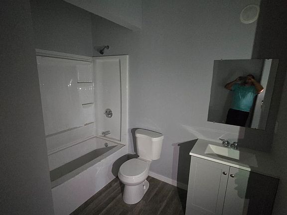 4th image of 209 N Walter St #211