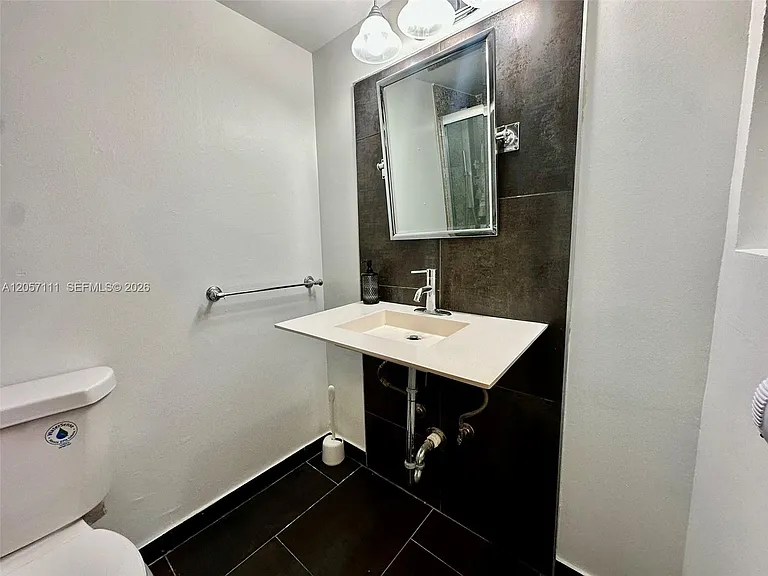 800 NE 195th St #314 — Photo 6