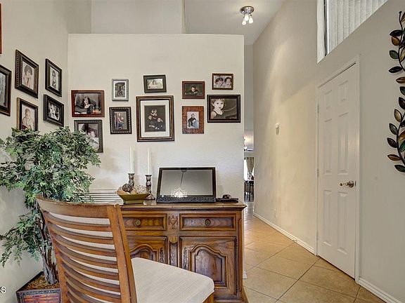 4th image of 77666 Woodhaven Dr N