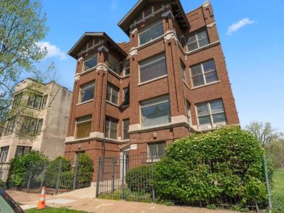 1026 E 46th St APT 3E, Chicago, IL, 60653