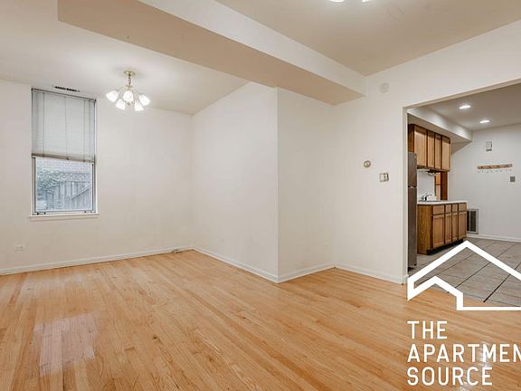 2nd image of 1930 N Dayton St #1R