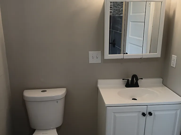2101 Monmouth St #2 — Photo 11