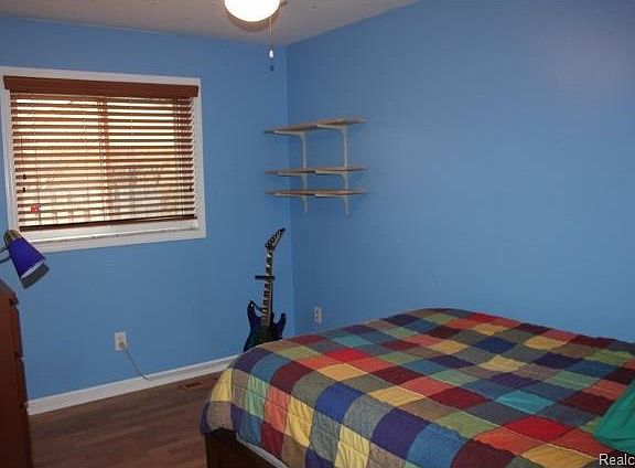4th image of 40419 La Grange Dr