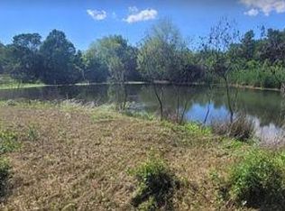 125 Horseshoe Dr, Smithville, TX 78957
