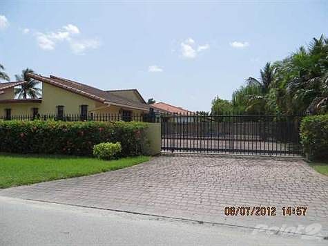 3rd image of 10401 NW 130th St
