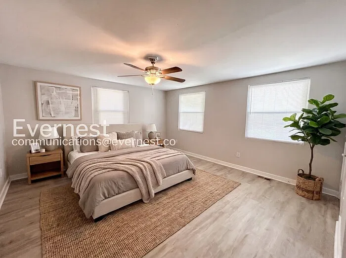 3 bed, 2.0 bath, 1200 sqft, $1,695 — Photo 3