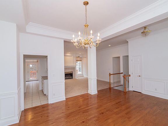 5th image of 200 Vinita Pl