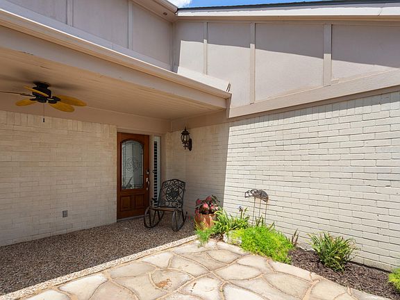 5th image of 2807 Foxfire Cir