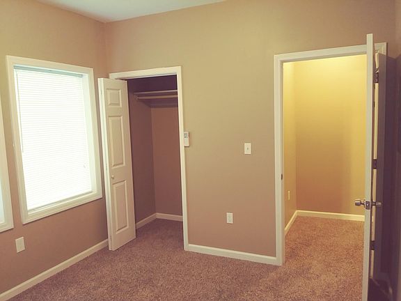 3rd image of 30 E Linwood Blvd APT 103