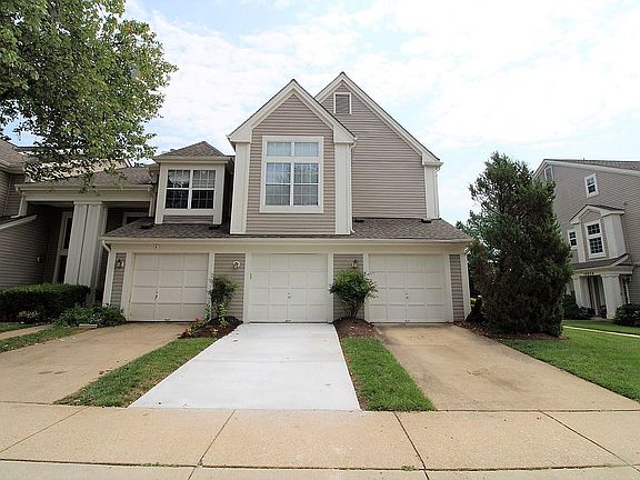 3rd image of 19945 Dunstable Cir #232