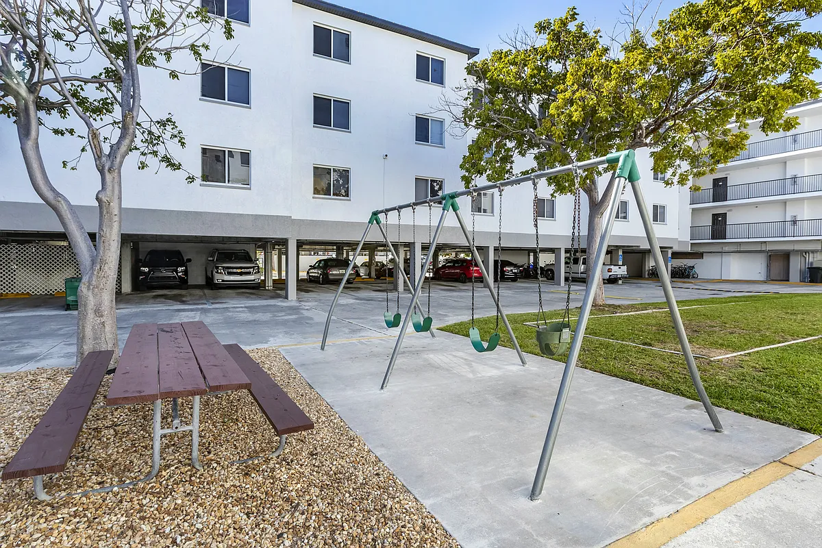 Building Photo - Mariner's Cove Apartments
