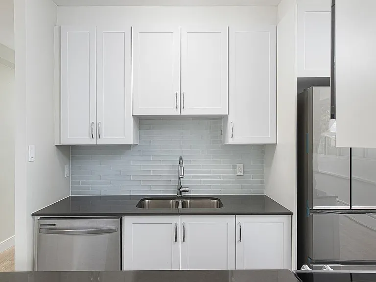 115 Dowling Ave #101 — Photo 6