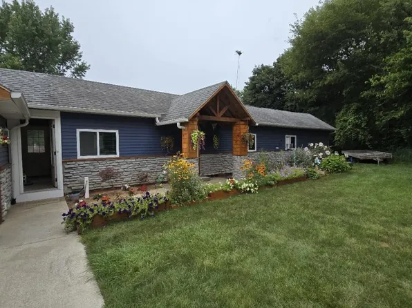 11118 E Grand River Ave, Portland, MI 48875
