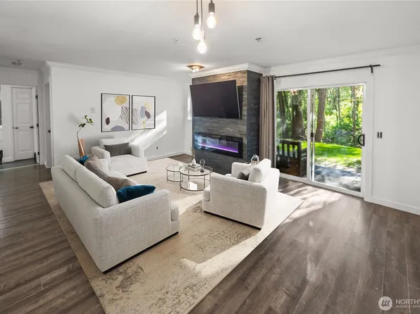 33020 10th Avenue SW #E-103, Federal Way, WA 98023