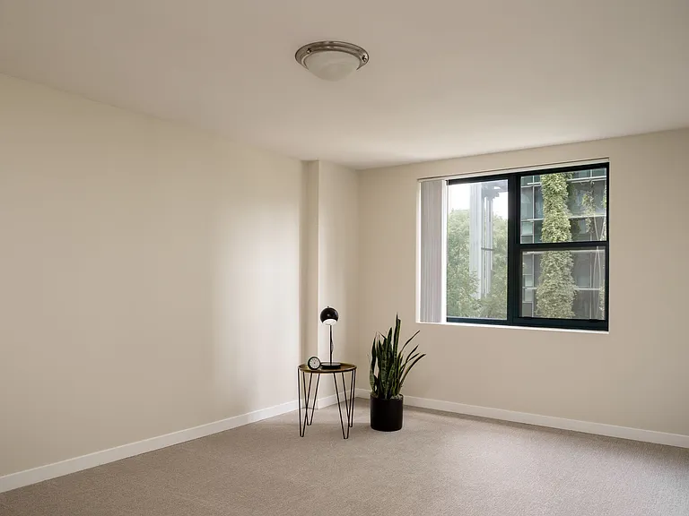 Essex House — Photo 10