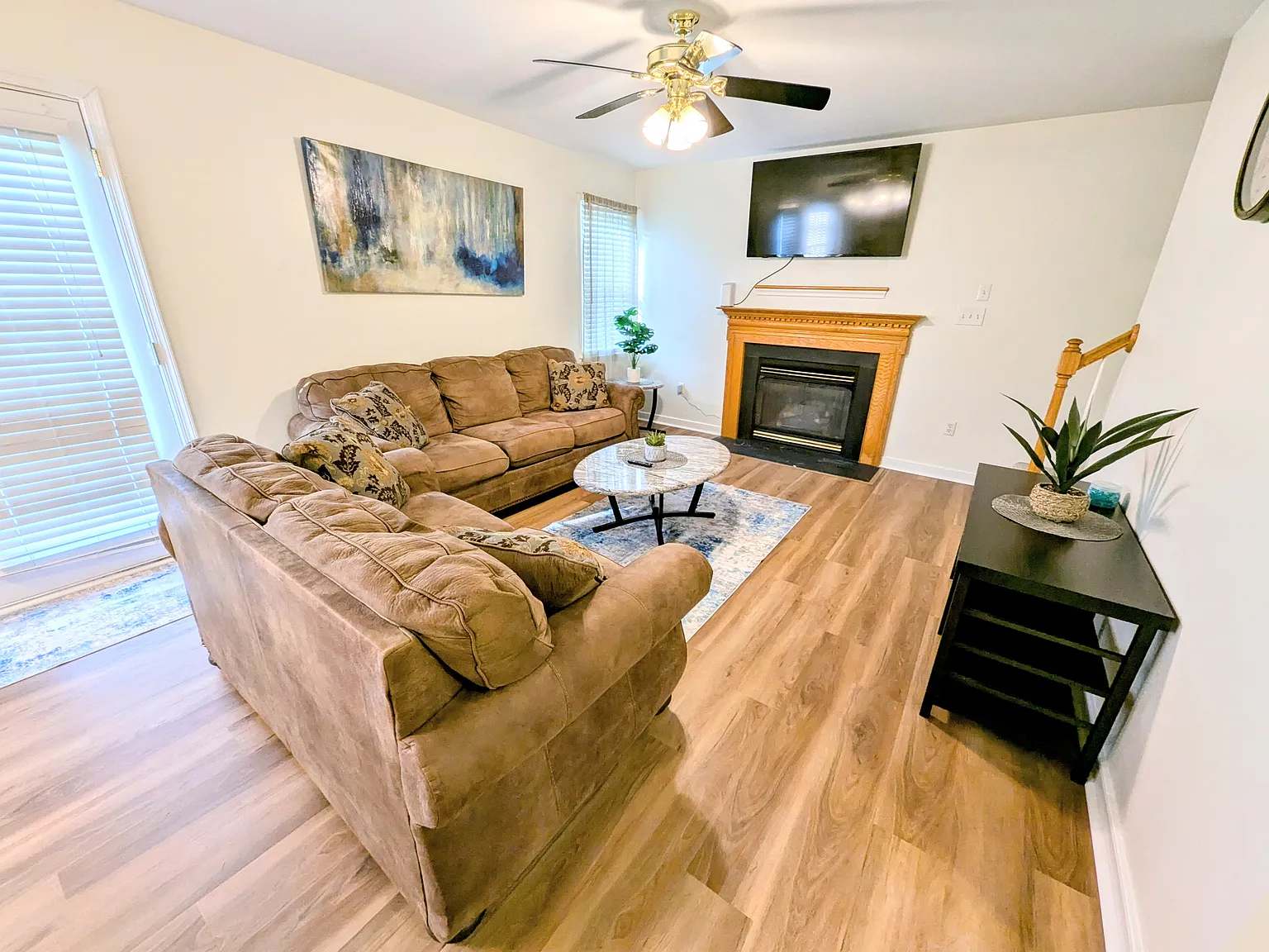 1 bed, 1974 sqft, $1,100 — Photo 3