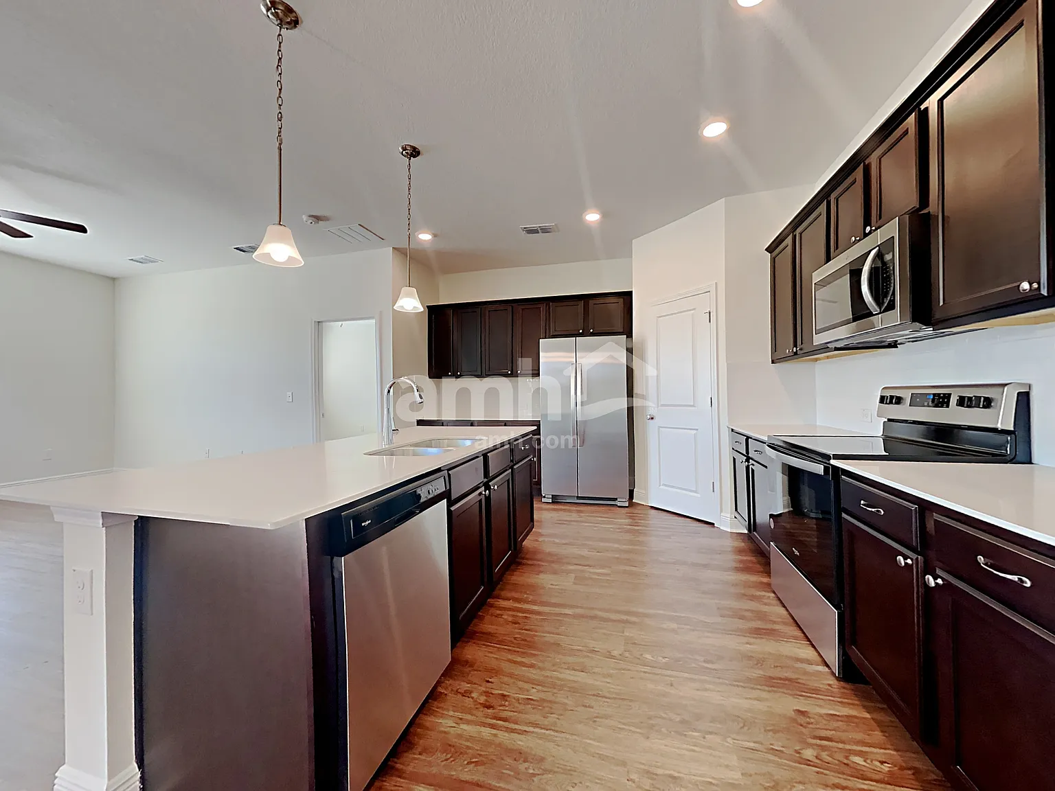 3 bed, 2.0 bath, 1700 sqft, $2,600 — Photo 4