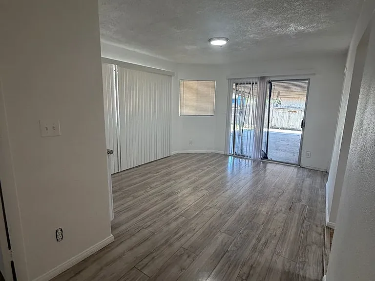 1395 N Pennsylvania Ave — Photo 34