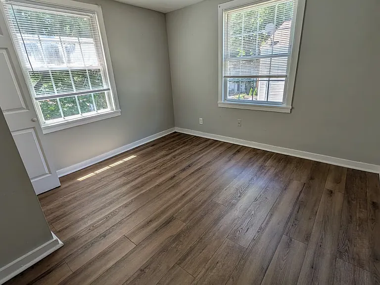 30 Hilltop Rd #2R — Photo 4
