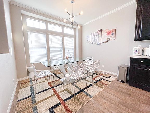 2nd image of 371 Los Encinos St #371