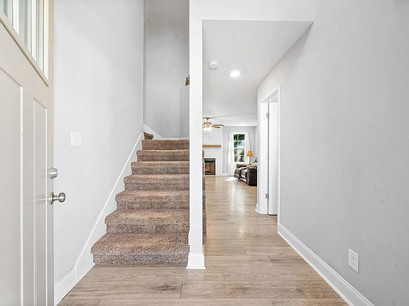 5th image of 200 Bonnell Dr