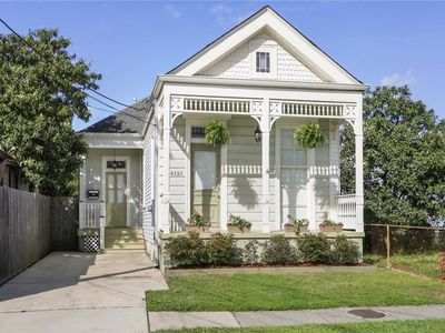 6121 Laurel St, New Orleans, LA, 70118