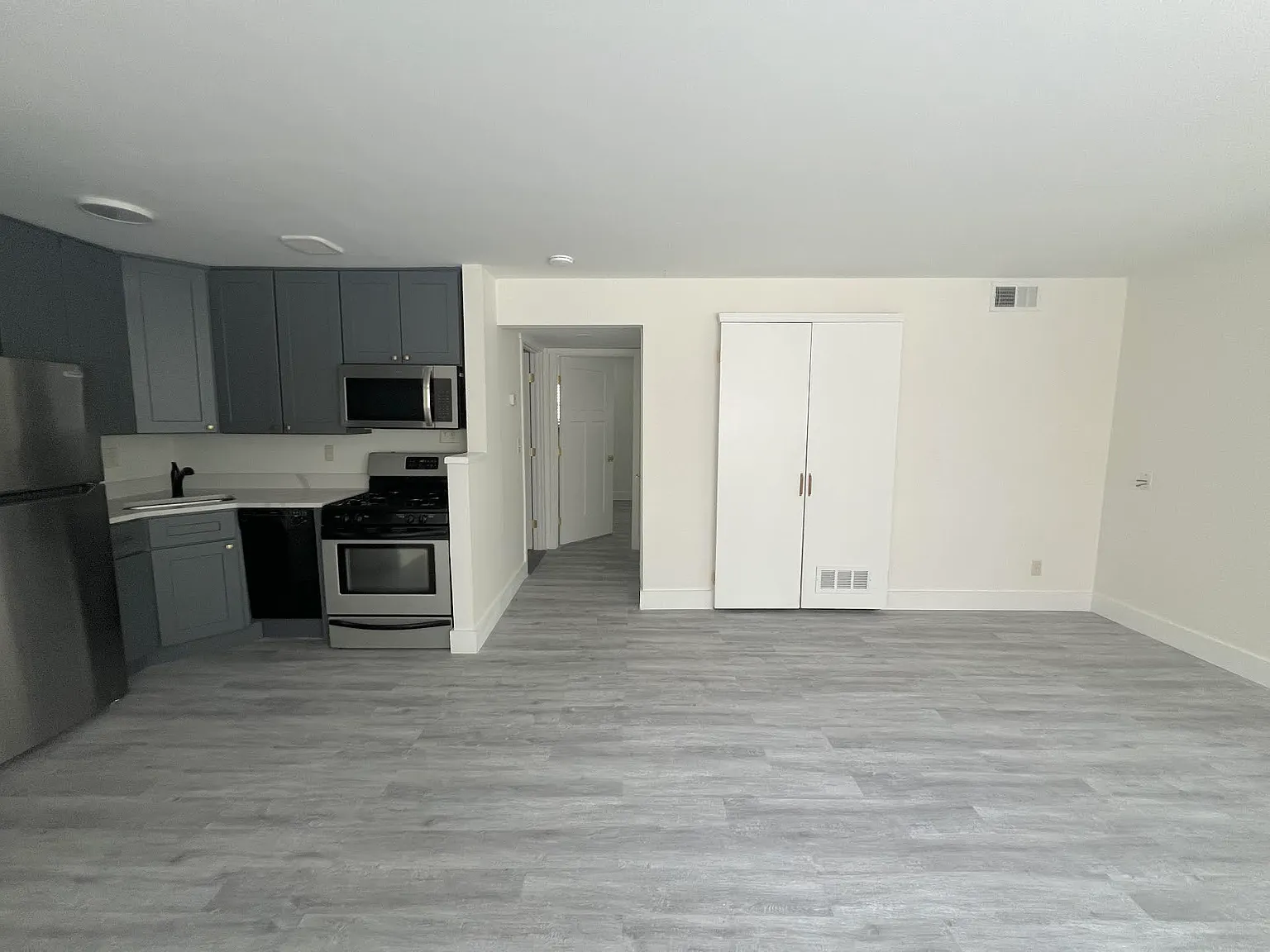 444 Stanley Ave — Photo 4