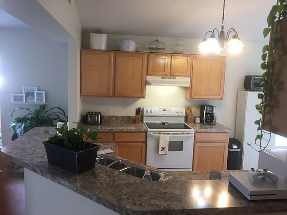 2nd image of 6211 Venezia Pl