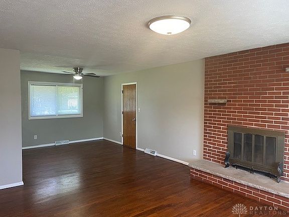 3rd image of 112 Bruce Dr