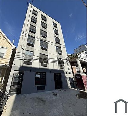1st image of 715 E 216th St
