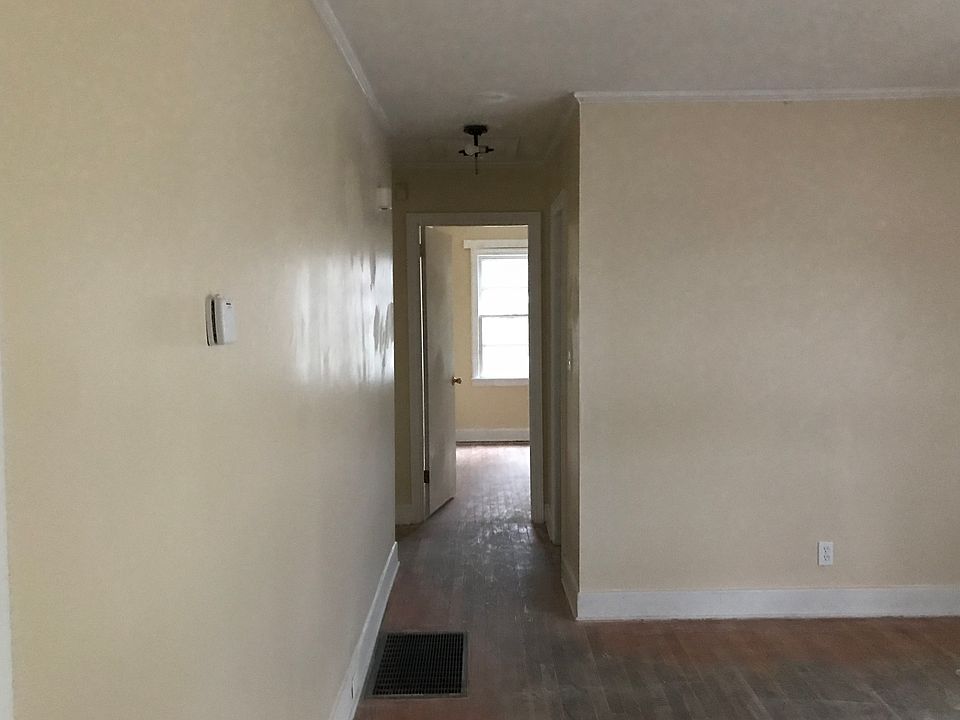 1st image of 1541 Sharon Ln