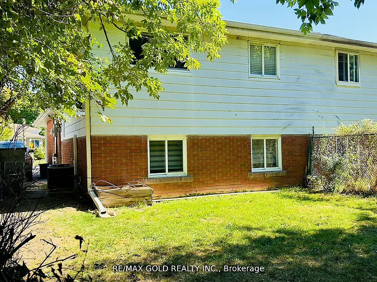 156 Mooregate Cres #LOWER — Photo 26