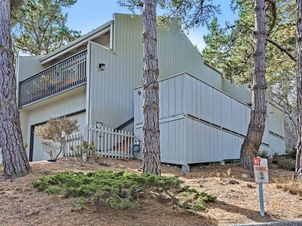 18 Mountain Shadow Ln, Monterey, CA 93940