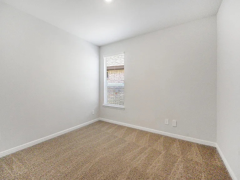 1208 Patti Ln — Photo 10