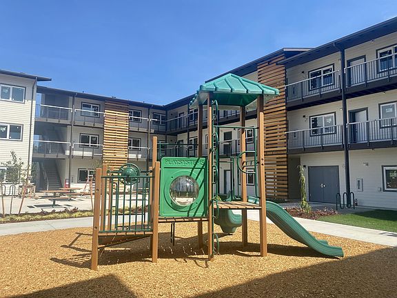 5th image of 1060 Columbia Ave #303