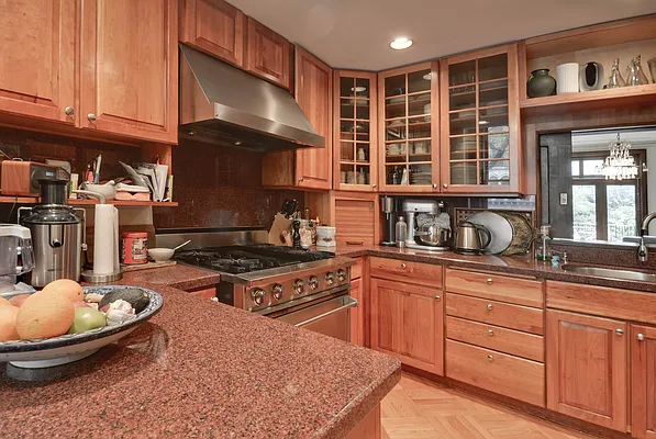 Rented by Brown Harris Stevens | media 6